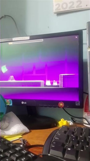 jugando geometry dash lite en computadora