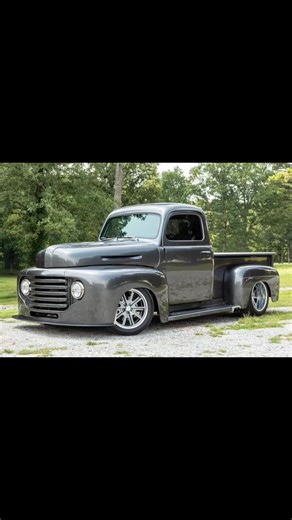 The 1950 F-1 retained the bold horizontal five-bar grille and integrated headlights of the 1948–1949 models, with a wide, rounded cab and fenders for a more integrated look. #ford #fordtrucks #truck #trucks #trucktok