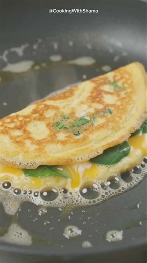 Healthy Feta Spinach Omelet 💚🍳 #breakfast #cooking #shorts