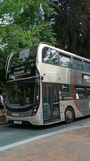 Reading Buses Enviro400 MMC 760 (YY15 OYB) on route 4a to Bracknell