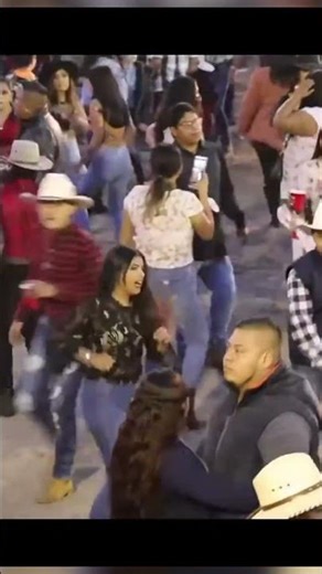 Aquí se respeta al toro y al valiente 🤠🔥 #BandaLaJaripera #Jaripeo #RanchoVibes #Corridos #Mexico