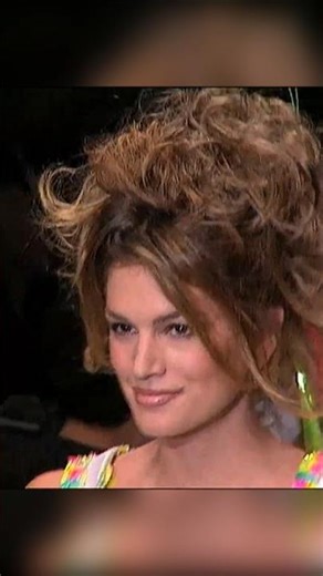 CHANEL ✨ Supermodel Cindy Crawford on the Runway — SS 1996