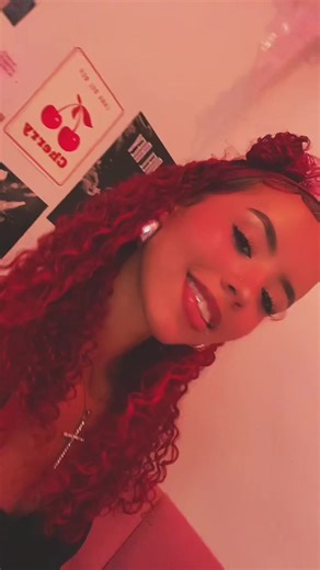 Os vídeos de mel.llua🍒 (@mel_llua) com som original - 🍒