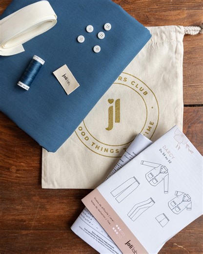 Joli Lab | Dites-le avec un kit couture Joli Lab ❤️ À offrir… ou à (s’)offrir, tous nos kits vous attendent sur jolilab.fr en toute occasion pour... | Instagram