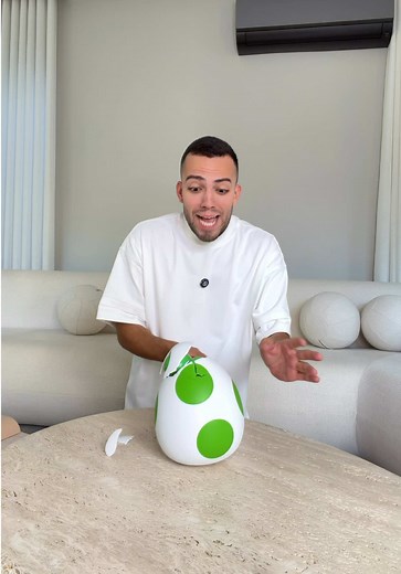 Abrindo o ovo viral do yoshi