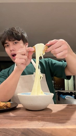 714K views · 242K reactions | Pommes Aligot is the stretchy, cheesy mashed potatoes that had Mukbangers in a chokehold 﫡 its actually so fire paired with fried chicken wings | Newt | Facebook
