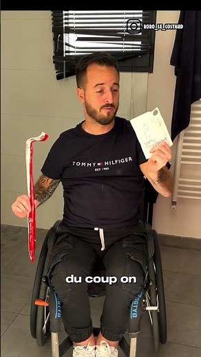 Pause pipi♿️( abonne toi aussi sur Instagram : roro_le_costaud) #shorts