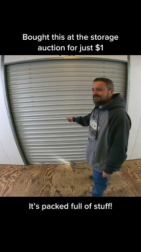 Storage Wars Find: Star Wars & $100 Bills!