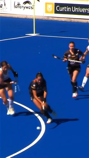 Hannah Cotter with a goal of the season contender 🤯 The New Zealand international has fired HC Melbourne into the lead just ahead of half time. Live and free on 7plus or the Global Pass if you’re in New Zealand. | Hockey One