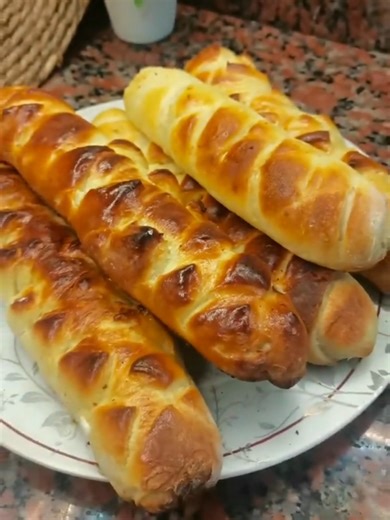 القهر لما واحدة تربي ابن مش ابنها وبنتها بتتربى مع حد تاني 😑 . . . #مخبوزات_محشية #مخبوزات_بالجبنة #وصفات