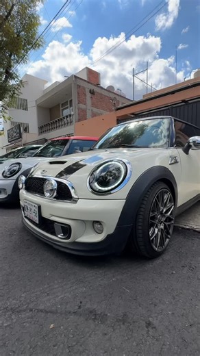 The Mini Store_1 on Instagram: "Mini Cooper r56 2013 para instalación de faros led, calaveras, nieblas led, full coding y tapizado en Alcántara en tablero y posa brazos #tmsperformancemx #theministoremx #mini #jcw #actualizacion"