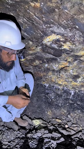 102K views · 557 reactions | Black diamond mining⛏️ #coalminer #blackdiamond #gold #pleasedontunderreviewmyvedios #support | Black.gold.inti | Facebook