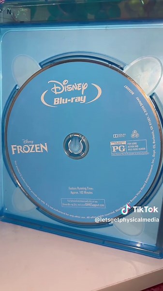 Frozen Blu Ray dvd collectors edition . . . . . #bluray #dvd #frozen #disney #movies #movie #cinema #physicalmedia #bluraycollection #bluraycollector #movietok #movienight #movielover