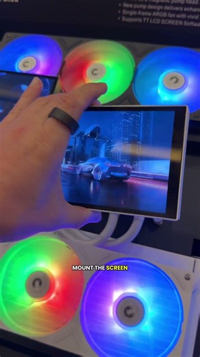 The Largest Screen Thermaltake has ever put on a Cooler!