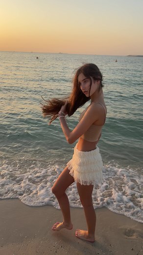 Milanka Kudel (@milanka_kudel)’s videos with Snow On The Beach - Taylor Swift