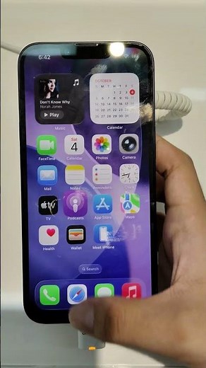 Apple's iOS 26 on a demo Apple iPhone 16e!