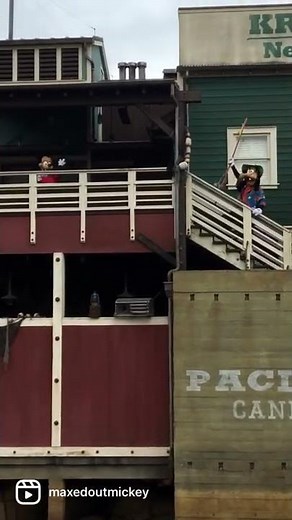 Goin' Fishing with Goofy & Max at Disney California Adventure's Pacific Wharf