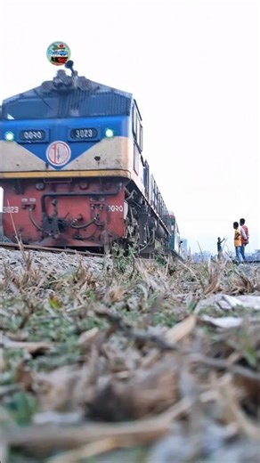 😱Camera Men Dawn,Mohanagar Godhuli Express #bdrailway #train #shortvideo