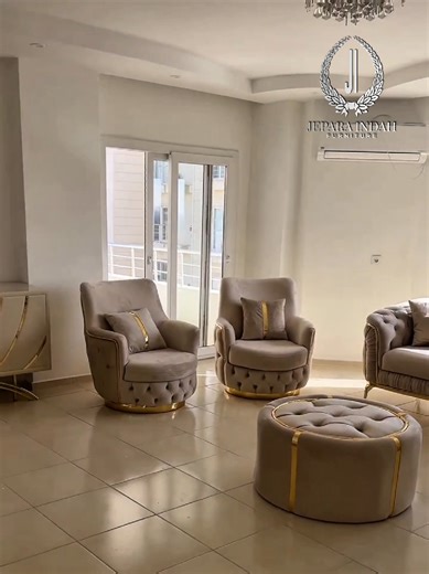 Set Sofa Tamu Minimalis 🥰😍🤩 Spesifikasi : • Kerangka : Kayu Jati • Kaki Sofa : Stainless Gold • Kain : Bludru ( Bisa Custom ) #sofa #sofatamu #sofaminimalis #sofamurah #ruangtamu
