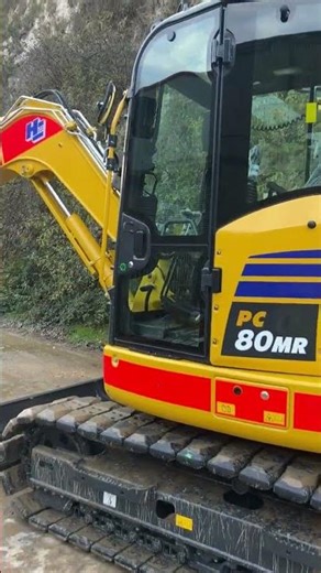 Brand new 8 tonne midi digger! #komatsu #digger #uk