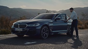 69 reactions · 4 comments | Lead with confidence at the wheel of THE new 5. Enhanced smartphone integration enables key information from your mobile apps to be presented on the in-vehicle Control Display, granting easy access to entertainment or navigation functions on the road. Reserve a test drive in this modern business sedan now. #BMW #BMWSingapore #THE5 | BMW Singapore | Facebook