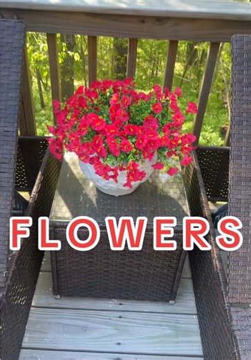 Give me all the artificial flowers 🌺 #tiktokshop #artificial #flowersoftiktok #flowers
