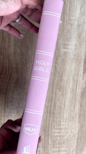 Pink Bible? Yes 💕 My old Bible got water damage so I was in need of a new one (after months if only using the app 🙊). I got this Thomas Nelson New Kings James version from PNA, R199. Of course I had to get new A5 notebooks for my quiet time! They are from @Mr Price Home, R59.99 each #christiantiktok #christiangirl #notebooks #newbible #cute #biblestudy #SAMA28 #pretoria #pinkbible #pink