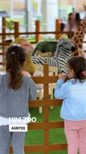 Guépard, python, loup arabe… Au cœur des plus de 40 000 m² d’exposition d’AgriteQ, le mini-zoo attise la curiosité des petits comme des grands ! #agriteq #qatar #doha #news | Oryx fm