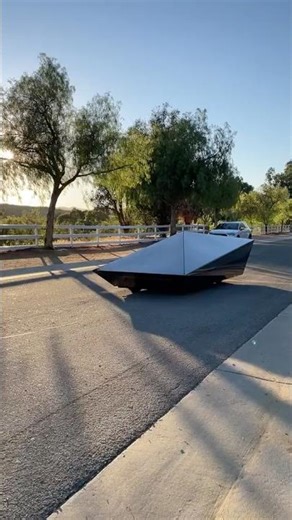 Car or Spaceship?! 😳🛸 #cars #spaceship #aliens