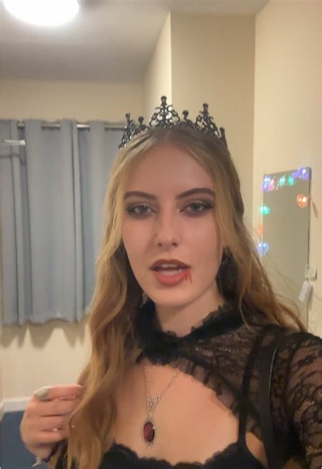 Draculas brides 🖤🩸 #halloween #fyp #vampires #draculasbrides #dracula #brides #blackveilbrides #crown #fakeblood @✨Liv✨ @christieleebestall1809