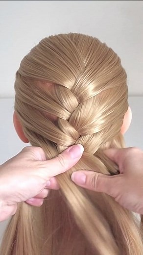 The Easiest Way to French Braid 💛 #frenchbrsid #beginerbraid #howtobraid #easybraids | Braid it Yourself