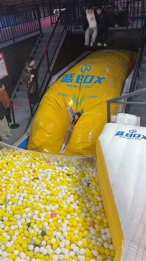 Blue box internet celebrity trampoline trapeze trampoline trapeze blue box trampoline sports par