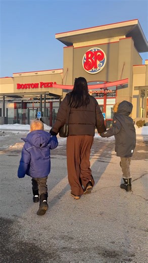 @discoverelle on Instagram: "🍕 G I V E A W A Y 🤤 My family loves going to Boston Pizza! And this month they’re featuring their Pasta Tuesday deal, but it’s available everyday, all January long! Pasta starts at $11.99! 🍝 Enter below to win a $125 gift card! To enter: 1️⃣ Follow @discoverelle & @bpwinnipeg 2️⃣ Like this post 3️⃣ Tag a friend in the comments, (each comment = one entry, unlimited entries!) 🎉 Extra chances: Share this post in your stories and tag me for 5 bonus entries, and /or u