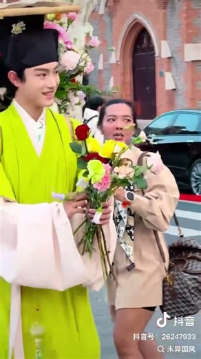 🌸 Modern Knight in Ancient Robes, Sending Spring Romance