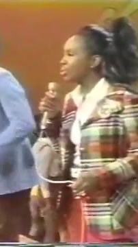 Gladys Knight & the Pips performing “I Heard it Through the Grapevine” on Soul Train in 1972! Marvin Gaye, CCR, and Smokey Robinson also recorded the track… Which artist sang your favorite version of the song? #Remix #GladysKnightAndThePips