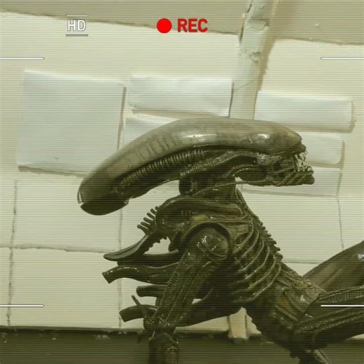 Alien (1979) crab-walk deleted scene