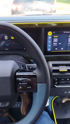 Fiat #Grande #Panda Hybrid. Kompakt, okos, és meglepően tágas. #Hybrid technológia, alacsony fogyasztás – a város új kedvence. Egyszerűen jó vele élni. Fedezd fel: https://tinyurl.com/4mvnmedz ! #FXAutóház #NyitraiCsoport #Fiat #FiatModellek #Hybrid #GrandePanda | FX Autóház Kft.