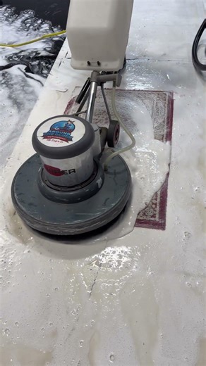 Small maroon rug, big difference😍