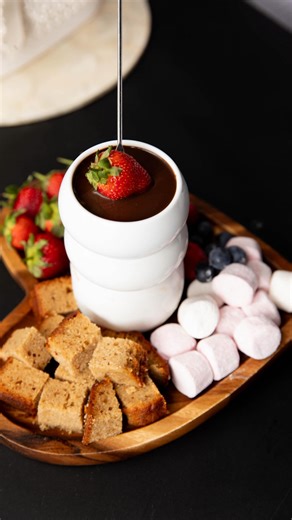 On Eagle Wings Mountain Retreat & Spa on Instagram: "Valentines Special Package ♥️💕 (2.5hrs) — $199 ✨60min Spa Treatment - Exotic Pure Fiji Sugar Scrub with hot stones & towels - Relaxing Back & Head massage - Organic Mini Mask Facial with foot massage ✨90min Relaxing swim + food - Swim in the Heated Lap Pool - Relax on the large lounges - Fruit & Belgian Chocolate Fondue with glass of bubbly - Waffle robe, Bath sheet towel & locker provided For more info visit us at oneaglewings.com.au, click 