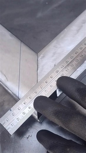 Useful trick for joining square tubes at a 90-degree angle #welding #metalwork #idea #metal