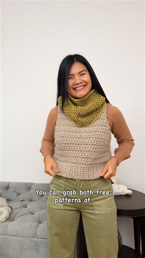 Hello, I’m Wan 😍 on Instagram: "Handmade outfits! Both patterns are available for free at knitcroaddict.com. #handmadeoutfit #crochetvest #knittedcowl"