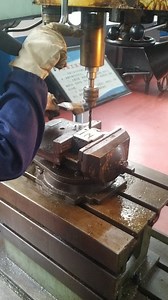 【金工实习】钳工-给手锤螺纹钻孔