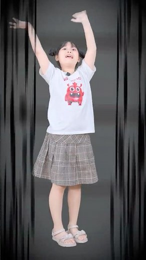 English animation: Mimi falls down the manhole!? - Don't Jump on Manholes! #kids #safety #education