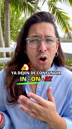 Jesus Antonio Sandoval on Instagram: "🗣️Ayuda del #teacherjesus para aprender los USOS DE IN ON AT COMO PREPOSICIÓN✅🇺🇸 ¿CON PASILLO SIN PASILLO? 🤔Idea de aprendizaje @easyenglishtv ☺️😉 📚 Saca tu cuadernos y anota todas esta clase. Luego me lo vas a agradecer. @gudito_student hace muchas preguntas y eso me gusta. 🎥MÁS VIDEOS EN YOUTUBE: Ayúdame a llegar a los 100K de subscriptores en YouTube y también encontrarás muchas más clases de inglés que puedes disfrutar totalmente gratuitas. . 📣¿Y