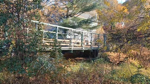 2.1K views · 92 reactions | History in Glen Gardner NJ including the Lowthorp truss bridge and the old inn. The main part of the inn on thevothside dates to the 1800s, but a stone section on the south may be earlier. The sitecwas an inn location back in 1760. | Metrotrails | Facebook