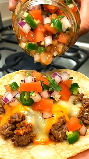 "This is an old old recipe, My grandmother use to make this back in the late 40s early 50s , My Mom use to fix this when I was growing up in the 60s and 70s, I fix it for my family and now my Daughter makes it for her fiance. obviously its a family favorite!" Full recipe 👇💬 | Easy Recipes