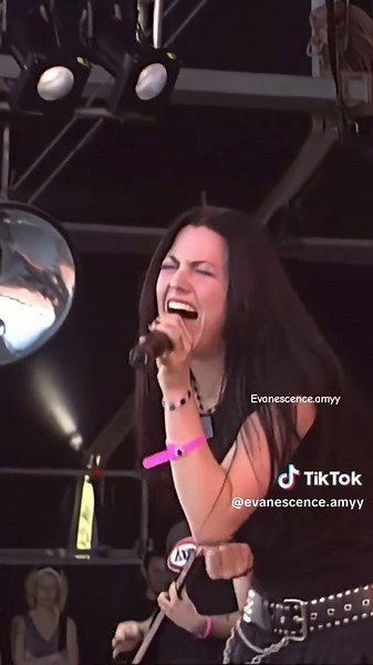 Evanescence: A Haunting Musical Journey