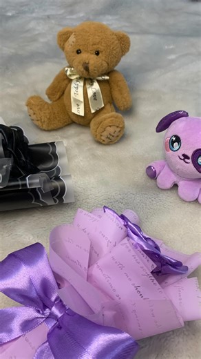 Craftopia | Single teddy bouquets 💐🧸 ❗️custom order❗️ DM to order📩 . . . . . . . Keywords: (Beaded, handmade, artisanal, customized, jewelry, phone... | Instagram