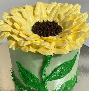 52K views · 857 reactions | Sunflower Cake Decoration  Home Tutorial ❤️ Just for cake lovers  | HAFSI | Facebook