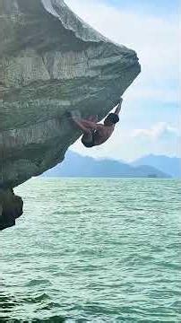 Climbing one of the most iconic and famous boulders in North America. Majestic, V6 - Squamish, CA